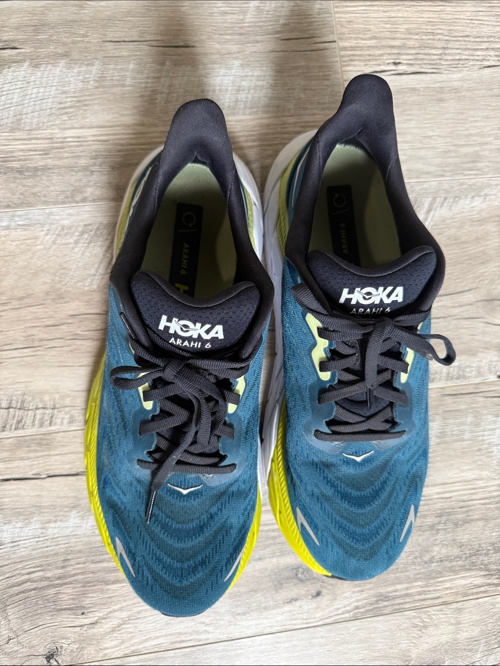 Hoka Arahi 6 Men’s Running Shoes - Teal and Yellow - Size 9